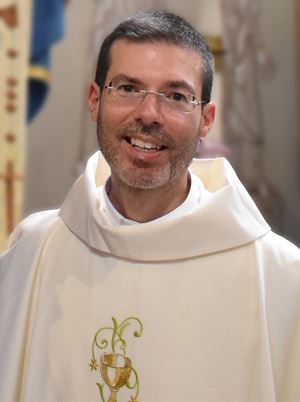 Don Gianluca Brusatore, 46 anni