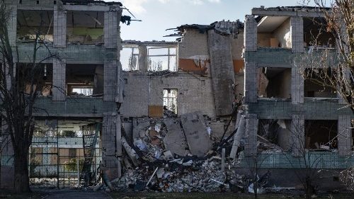 Ucraina, attacchi in serie causano vasti blackout: è allerta nazionale 