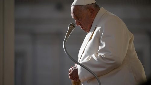 Francesco: la guerra è cattiva, la guerra distrugge. Tanti bambini innocenti morti