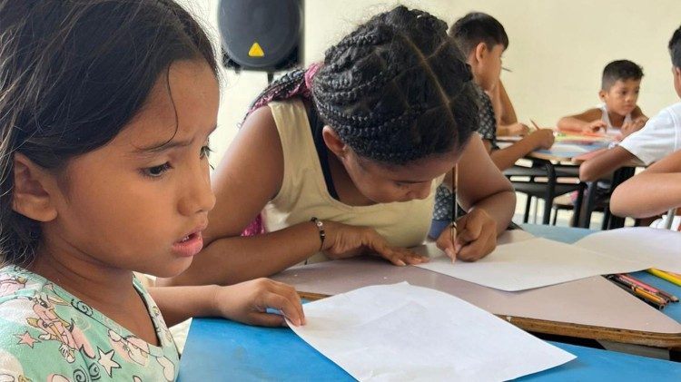Attività educativa per i bambini (Provincia Marista di Norandina)